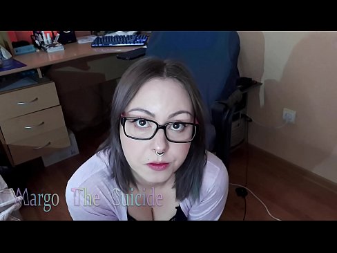 ❤️ Noia sexy amb ulleres xucla un consolador profundament davant la càmera ️ Porno preciós al ca.redporn-tv.ru ❌❤