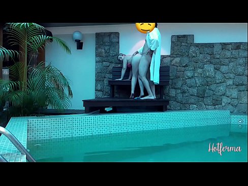 ❤️ El cap convida la criada a la piscina, però no va poder resistir-se a una calor ️ Porno preciós al ca.redporn-tv.ru ❌❤